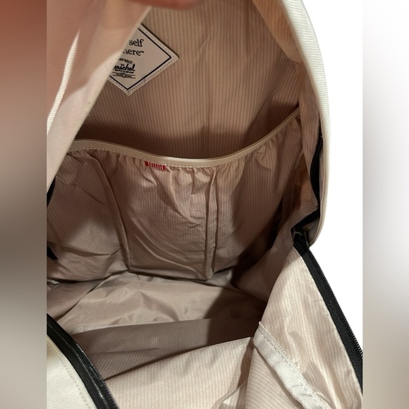 Herschel Classic XL Backpack Moonbeam - Picture 9 of 9